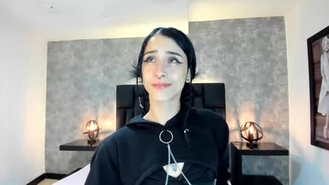 lhiamfitt online show from January 7, 3:24 am