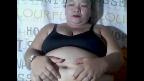 lhiannash33 online show from April 21, 1:42 am