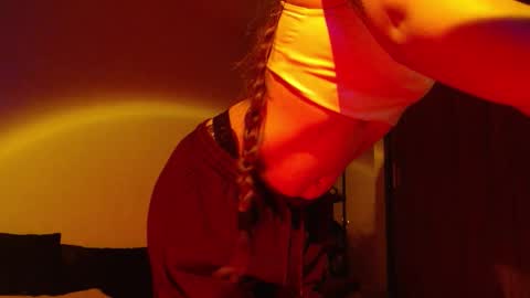 liliana online show from February 25, 2:37 pm