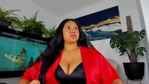 lia_lovelly online show from June 2, 8:10 pm