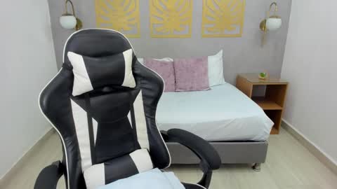 Snapshot of lia_sexx19 chatting on February 21, 2:06 am Lia online show from February 21, 2:06 am