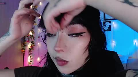 Liaa  online show from April 16, 2:45 am