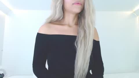 Lia Divina online show from November 25, 5:42 am