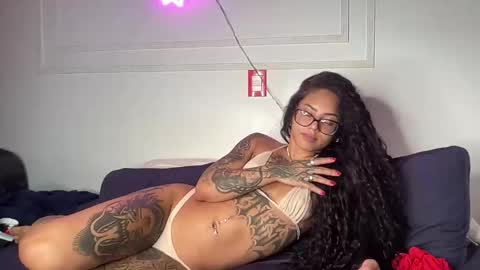 val and tina online show from December 15, 1:11 am