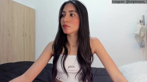 Snapshot of liajohnsons_ chatting on March 5, 4:13 am Lia Johnsons online show from March 5, 4:13 am