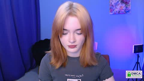 Snapshot of liana_kisses chatting on January 2, 7:40 pm Little Liana online show from January 2, 7:40 pm