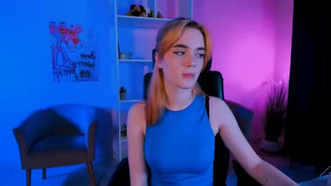 Snapshot of liana_kisses chatting on February 12, 4:44 pm Little Liana online show from February 12, 4:44 pm