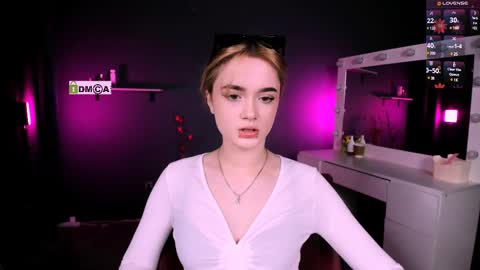 Snapshot of liana_kisses chatting on March 8, 8:02 pm Little Liana online show from March 8, 8:02 pm