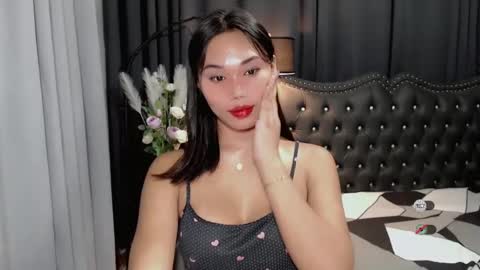 Snapshot of liane_mei chatting on March 2, 10:56 pm Liane online show from March 2, 10:56 pm