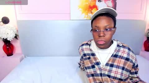 LiannaDixon online show from February 16, 3:59 pm