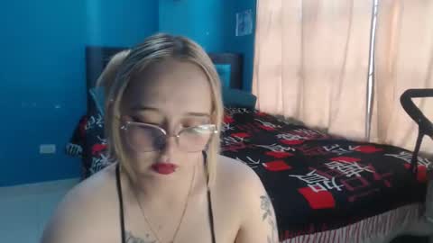 Lia Roberts online show from September 18, 11:53 am