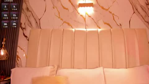  LIA TINK  online show from March 30, 11:32 am