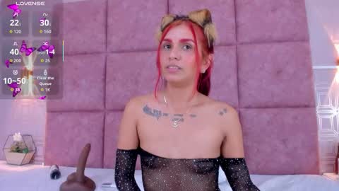 liavelez_ online show from March 6, 2:56 pm