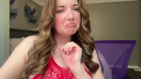 libbylaguna online show from May 12, 6:03 pm