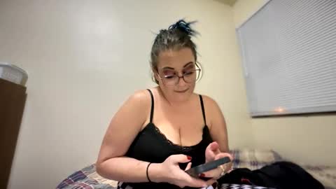 AllieAustyn online show from December 7, 8:22 am