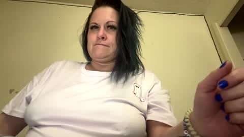 AllieAustyn online show from January 8, 5:59 am