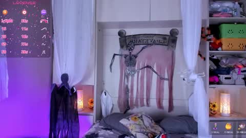         online show from October 22, 11:37 am