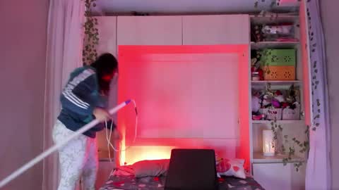         online show from February 19, 11:54 am