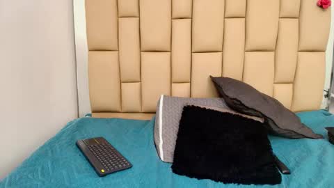 Miia online show from February 16, 7:14 pm