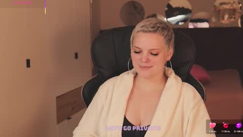 likaaberry online show from November 27, 2:09 pm