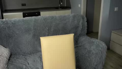 Emi online show from September 30, 2:22 pm