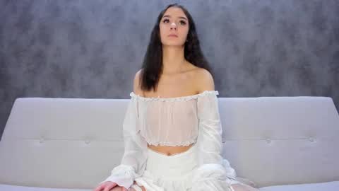 Emilia online show from February 10, 3:03 am