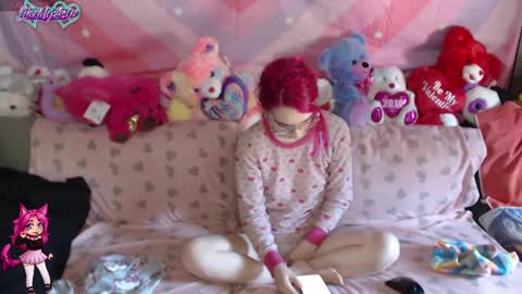 LikeMyAshe online show from February 22, 8:37 pm