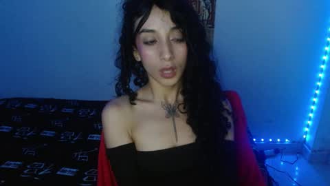 Snapshot of lil_lisaa chatting on March 4, 4:06 am Lisaa online show from March 4, 4:06 am