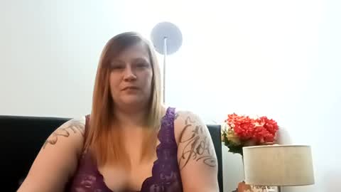 lil_nelli8 online show from March 5, 6:12 am