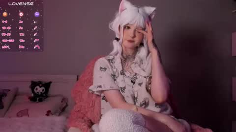 lil_purr_ online show from September 18, 3:43 pm