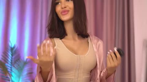 Snapshot of lila_hottie_rosie chatting on October 7, 8:30 am Lila The Hottie online show from October 7, 8:30 am