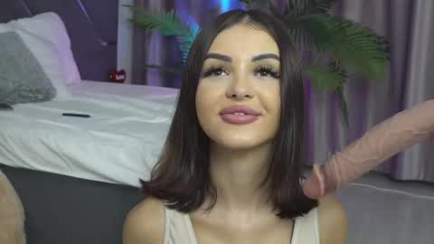 Snapshot of lila_hottie_rosie chatting on October 2, 5:01 am Lila The Hottie online show from October 2, 5:01 am