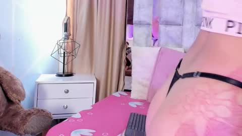 lila noa online show from November 4, 7:41 pm