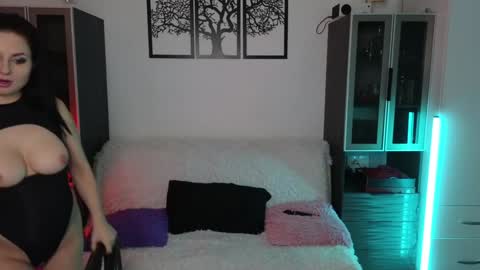 Snapshot of lila_wray chatting on December 12, 3:27 pm Lila online show from December 12, 3:27 pm