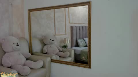 lila bailey  online show from September 24, 7:57 pm