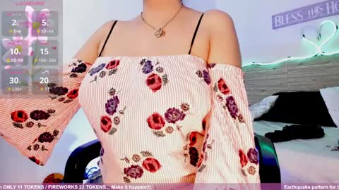 Snapshot of lilah_sweet chatting on January 12, 2:30 pm Lilah Sweet online show from January 12, 2:30 pm