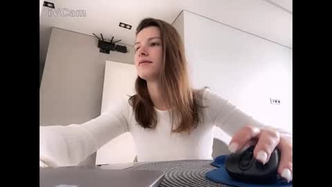 lili_2905 online show from October 29, 11:47 am