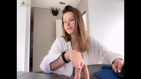 lili_2905 online show from September 24, 9:19 am