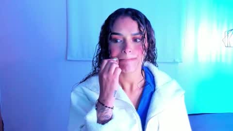Snapshot of lili_evanss chatting on October 3, 11:59 am lili_evanss online show from October 3, 11:59 am