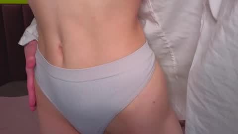 Lilli  follow me kiss online show from February 24, 8:46 am