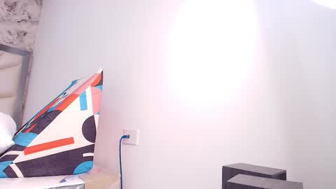 Lily online show from November 18, 1:12 pm