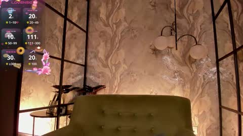 Snapshot of liliamagdalena chatting on October 24, 8:05 pm Lily online show from October 24, 8:05 pm