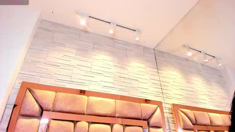 LILIAN  online show from November 26, 8:21 pm