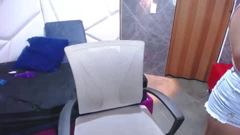 liliana online show from March 7, 1:12 am