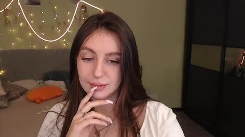 Lilu online show from December 1, 1:42 am