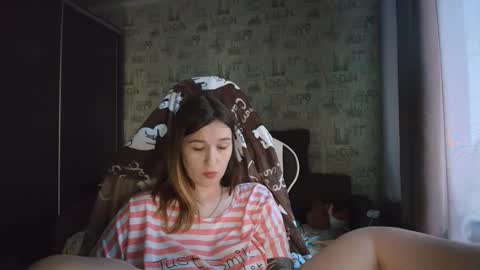 liliawoolf online show from June 9, 2:38 pm
