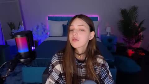 Lili Bakery online show from December 19, 2:38 am