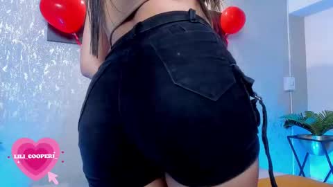 Snapshot of lilicooper_ chatting on February 16, 3:37 am Lili Cooper online show from February 16, 3:37 am