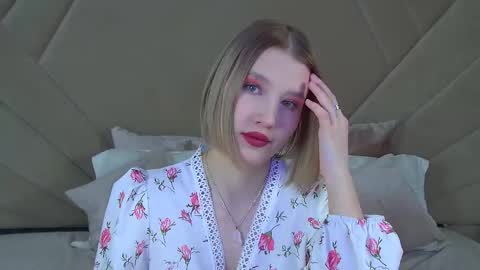 LiliLinn online show from February 17, 5:58 am