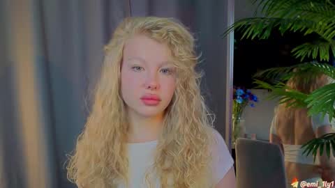 lililok101 online show from November 11, 2:40 am